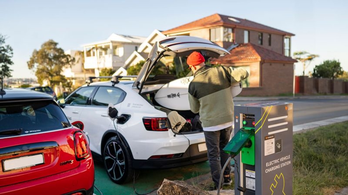 EV Pedestal Charger