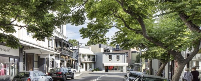 Village In Glenmore Sroad