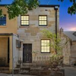 Workers sandstone cottage, Gipps Street