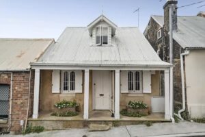 Cottage, Spring Street