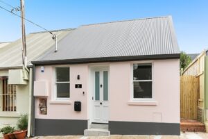 Cottage, Spring Street